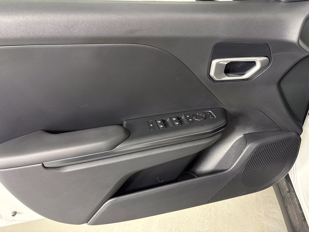 New 2026 Kia K4 FWD image 14