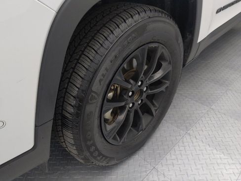 Used 2023 Jeep Cherokee Altitude Lux image 31