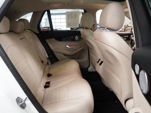 Used 2017 Mercedes-Benz GLC 300 4MATIC image 33