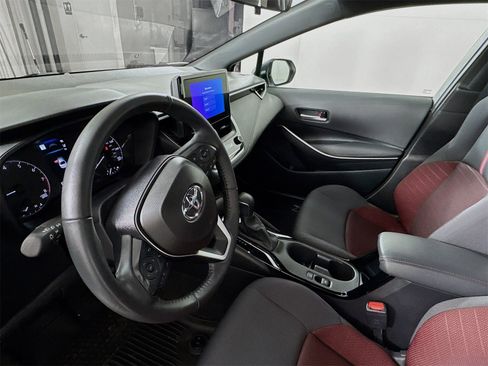 Certified 2025 Toyota Corolla SE image 6