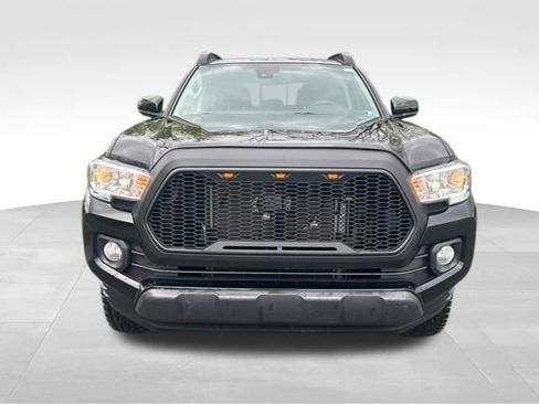 Used 2023 Toyota Tacoma SR5 AWD/4WD image 8