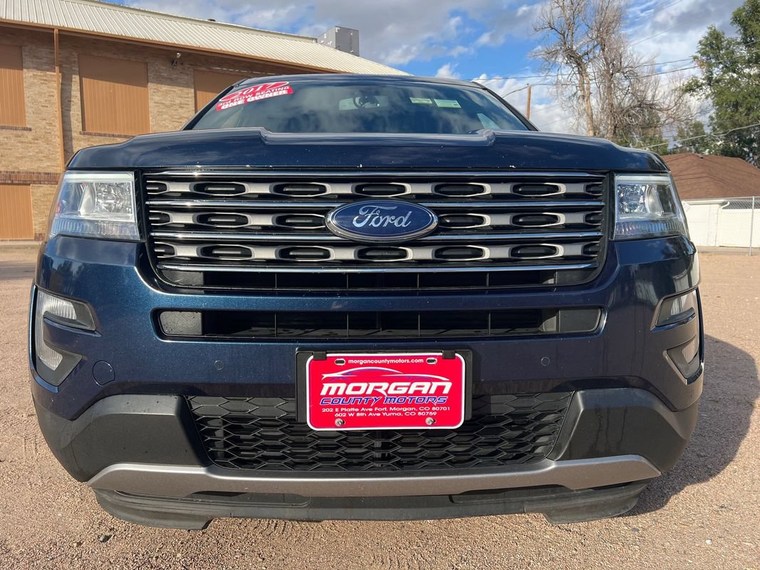 Used 2017 Ford Explorer XLT w/ Equipment Group 202A AWD/4WD image 2