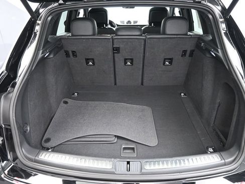 Certified 2023 Porsche Macan S AWD/4WD image 28