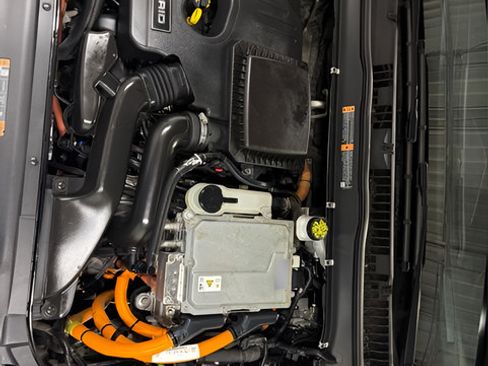 Used 2020 Ford Fusion Titanium FWD image 28
