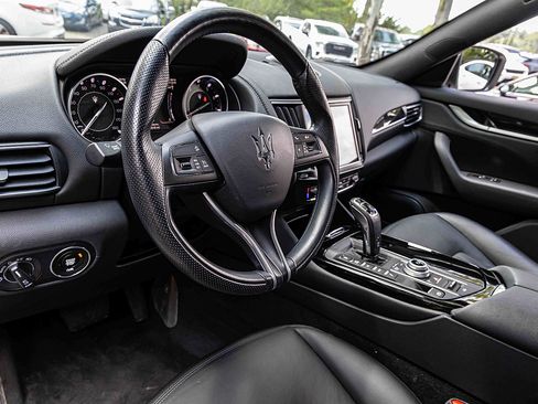 Used 2021 Maserati Levante image 7