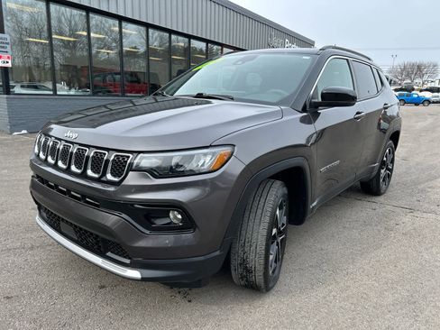 Used 2024 Jeep Compass Limited w/ Sun and Sound Group image 12