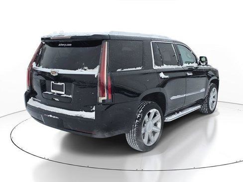 Used 2020 Cadillac Escalade Luxury image 4