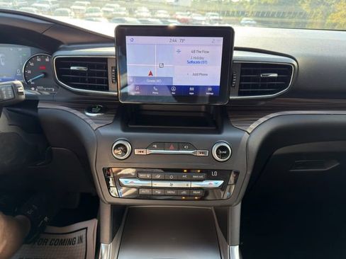 Used 2020 Ford Explorer Limited image 27