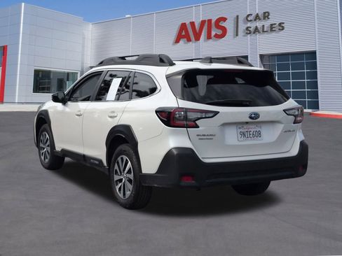 Used 2025 Subaru Outback Premium image 9