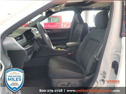 New 2025 Jeep Grand Cherokee L Laredo w/ Luxury Tech Group I image 12