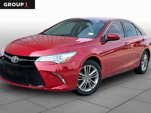Used 2016 Toyota Camry SE FWD image 1