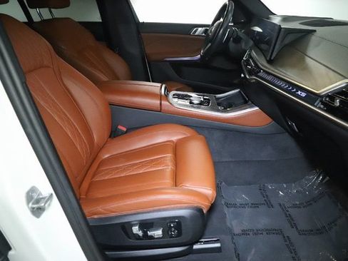 Used 2024 BMW X5 xDrive40i w/ M Sport Package AWD/4WD image 36
