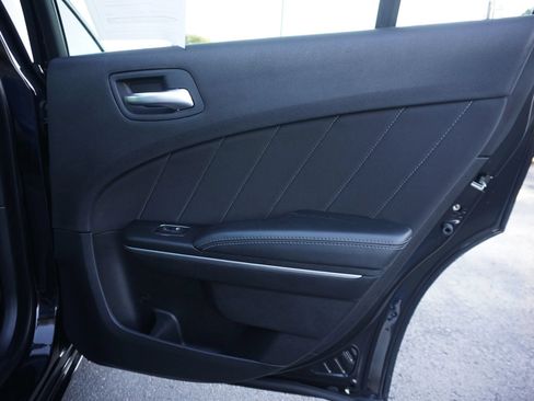 Used 2015 Dodge Charger SXT RWD image 21