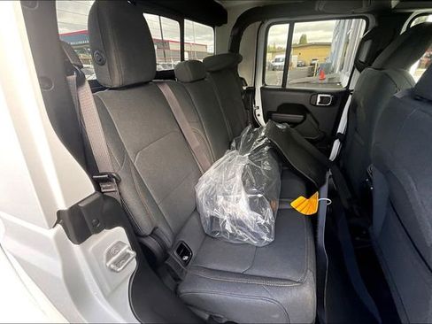 New 2025 Jeep Gladiator Sport image 20