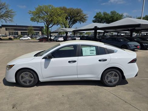 New 2026 Nissan Sentra SR w/ Floor Mat Package FWD image 2