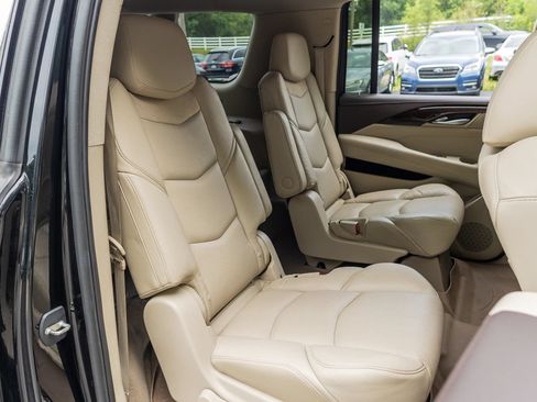 Used 2016 Cadillac Escalade ESV Premium AWD/4WD image 37