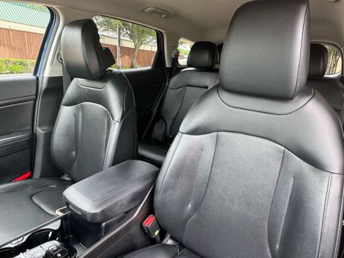 Used 2024 Kia Sportage EX image 21