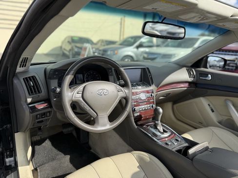 Used 2014 INFINITI Q60 Convertible w/ Premium Package image 13
