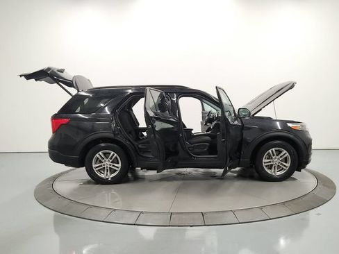 Used 2021 Ford Explorer XLT RWD image 16