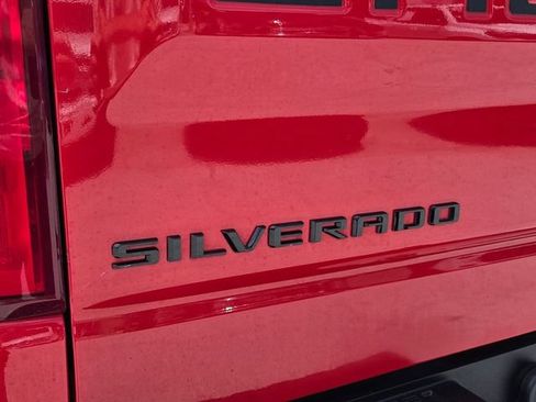 Used 2022 Chevrolet Silverado 1500 LT Trail Boss w/ Bed Protection Package AWD/4WD image 11
