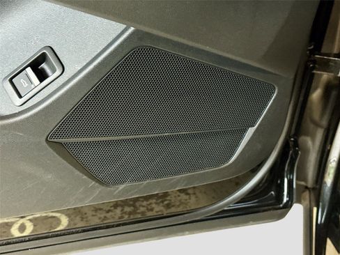 Used 2023 Audi Q4 e-tron Premium Plus w/ Premium Plus RWD image 19