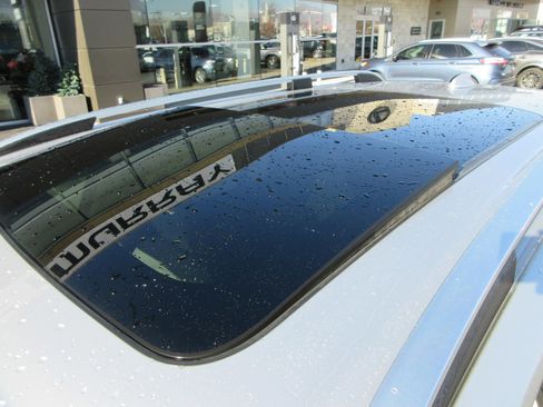 Used 2019 Volvo XC90 T6 Momentum w/ Advanced Package image 16