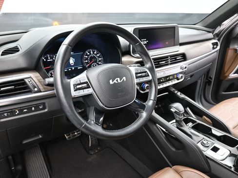 Used 2022 Kia Telluride SX w/ SX Prestige Package image 8