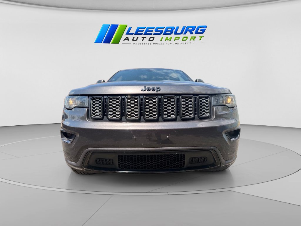 Used 2017 Jeep Grand Cherokee Altitude AWD/4WD image 2