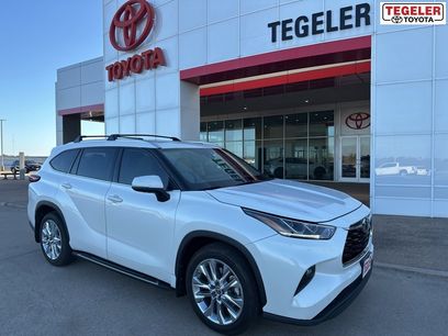 Used 2021 Toyota Highlander Limited