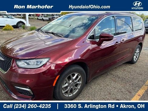 Used 2021 Chrysler Pacifica Touring w/ Cold Weather Group FWD image 1