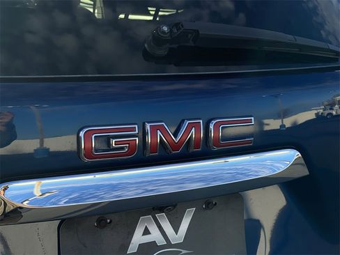 Used 2023 GMC Terrain SLT image 38