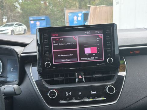 Used 2022 Toyota Corolla LE image 27