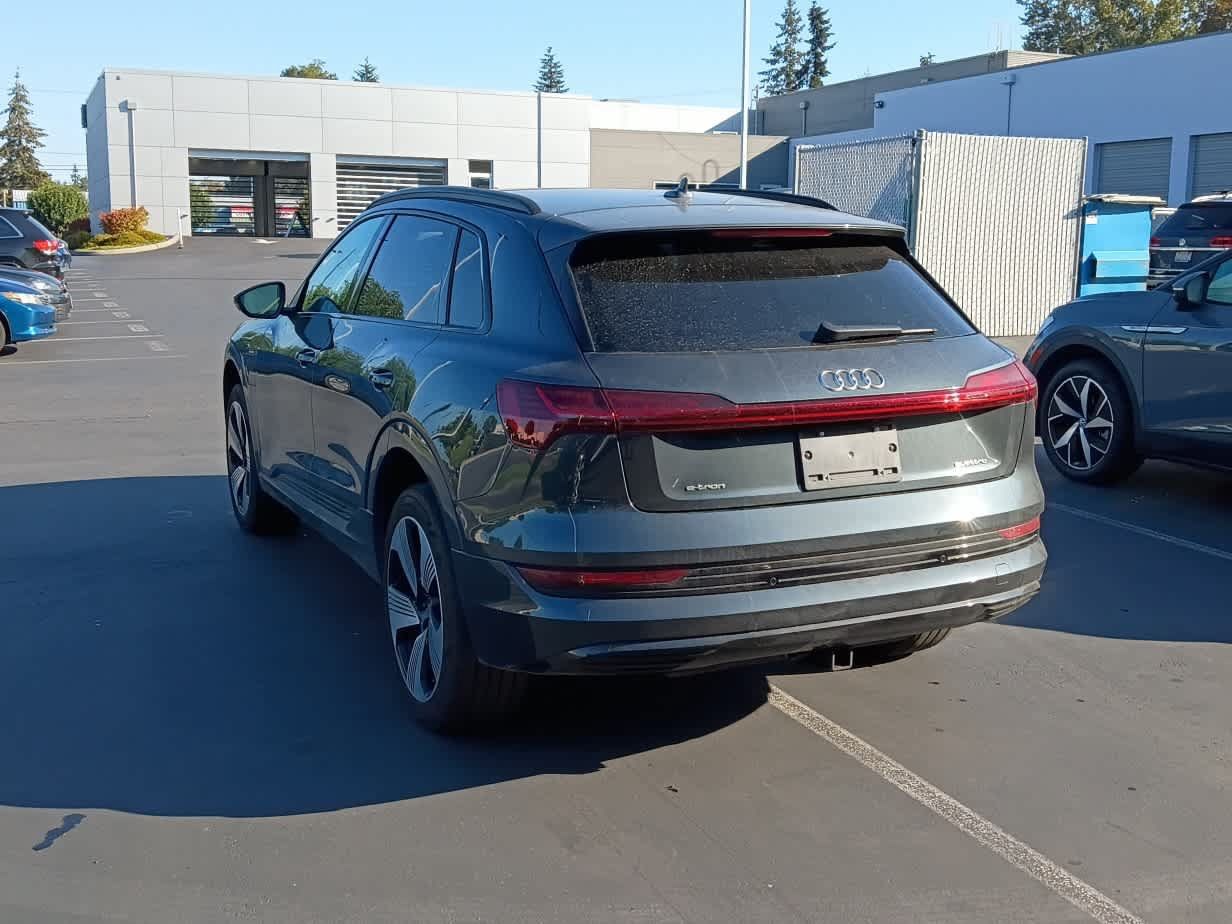 Used 2023 Audi e-tron Premium Plus w/ Premium Plus Package AWD/4WD image 3