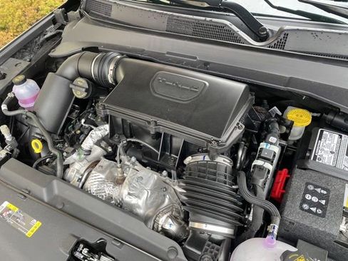 Certified 2024 Jeep Compass Limited w/ Sun and Sound Group image 21