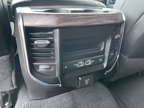 New 2026 RAM 2500 Laramie AWD/4WD image 36