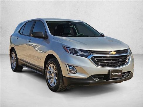 Used 2021 Chevrolet Equinox LS w/ LS Convenience Package FWD image 3