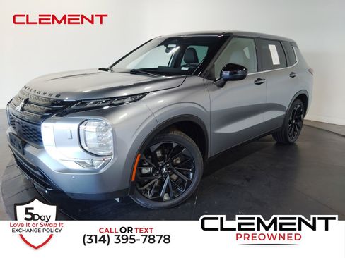 Used 2022 Mitsubishi Outlander SE image 1