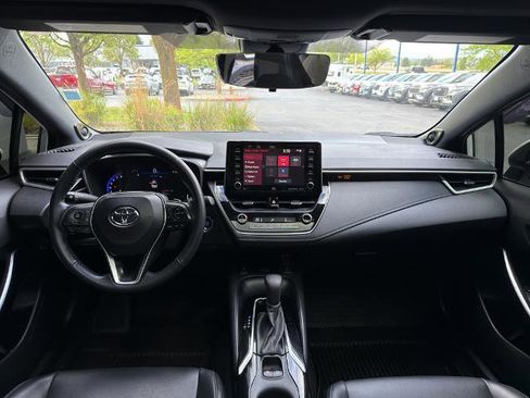 Used 2022 Toyota Corolla XSE FWD image 32