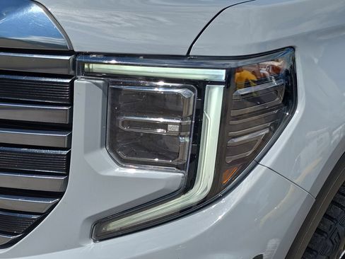 Used 2024 GMC Sierra 1500 AT4 w/ Technology Package AWD/4WD image 34