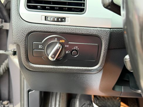 Used 2012 Volkswagen Touareg VR6 image 19