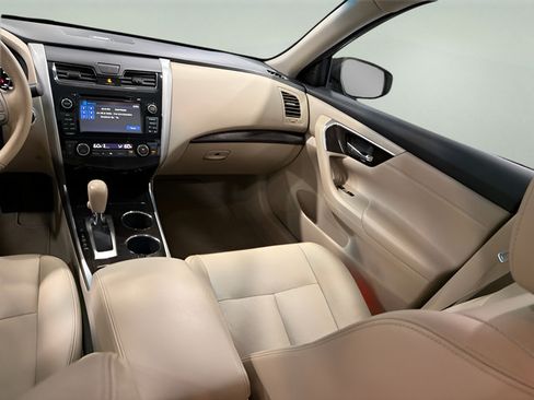 Used 2014 Nissan Altima 2.5 SL w/ Technology Package FWD image 30