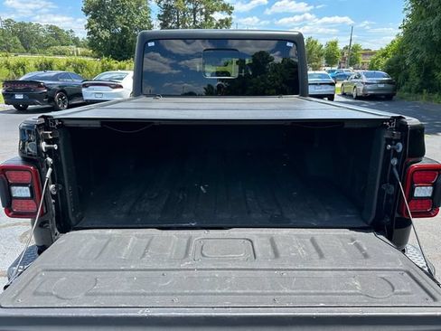 Used 2021 Jeep Gladiator Overland w/ Popular Equipment Package AWD/4WD image 29