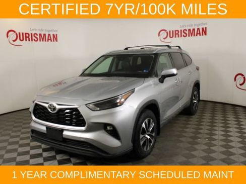 Used 2022 Toyota Highlander XLE AWD/4WD image 2
