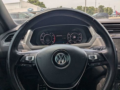 Used 2019 Volkswagen Tiguan SEL Premium R-Line AWD/4WD image 22