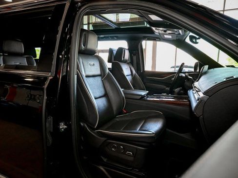 Used 2021 Cadillac Escalade ESV Premium Luxury AWD/4WD image 27