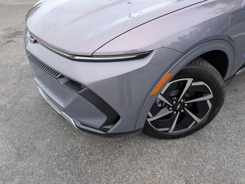 Used 2025 Chevrolet Equinox EV LT w/ Convenience Package image 13