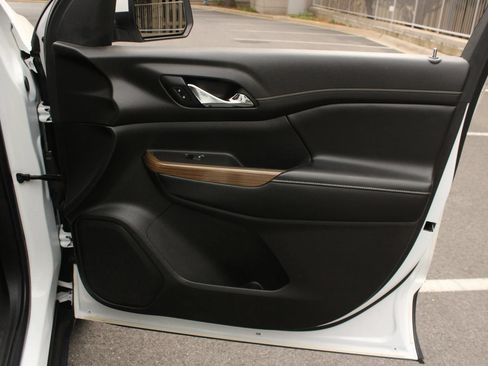 Used 2020 GMC Acadia SLE w/ Driver Convenience Package FWD image 26