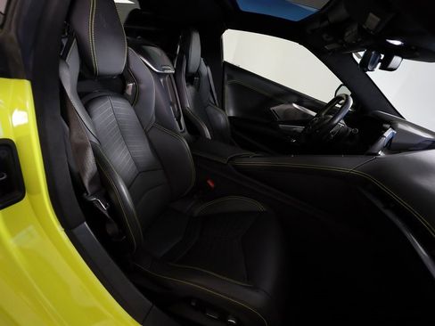 Used 2021 Chevrolet Corvette Stingray image 12