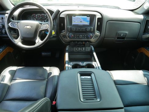 Used 2018 Chevrolet Silverado 1500 High Country AWD/4WD image 10