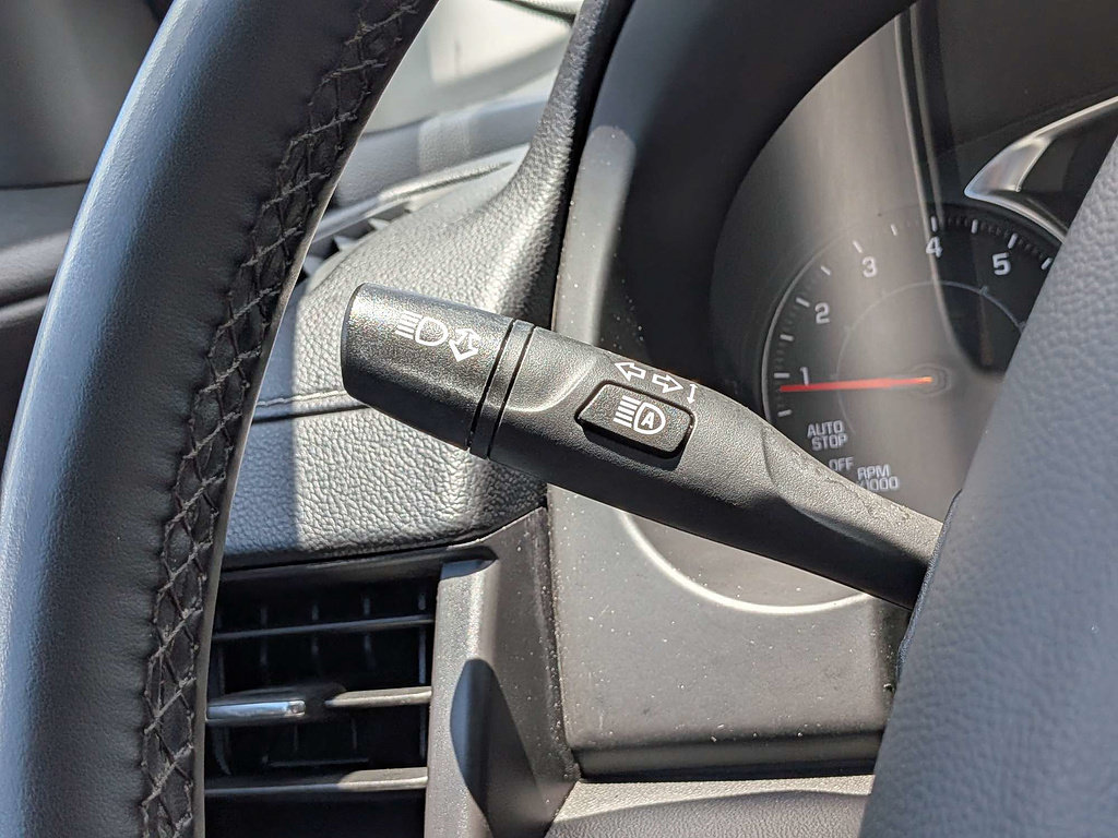 Used 2024 GMC Terrain SLT FWD image 31
